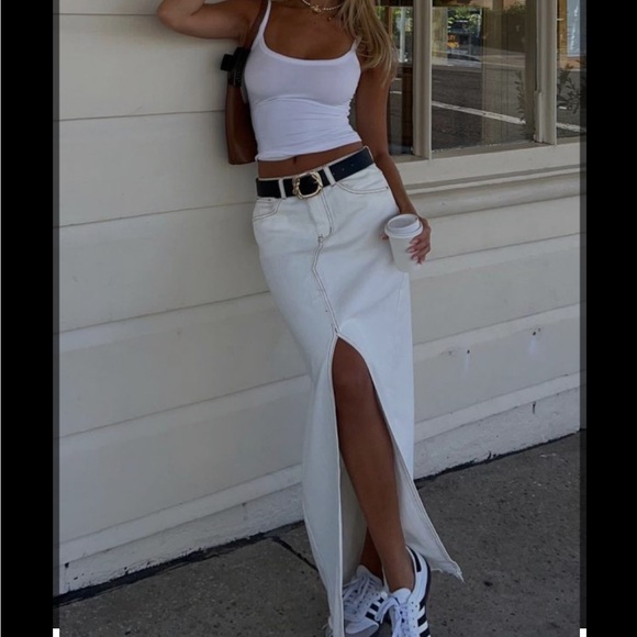 Dresses & Skirts - Adorable Maxi